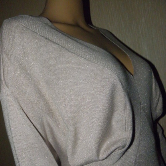 Jennifer Lopez Sweaters - Jennifer Lopez stunning gold metallic Sweater